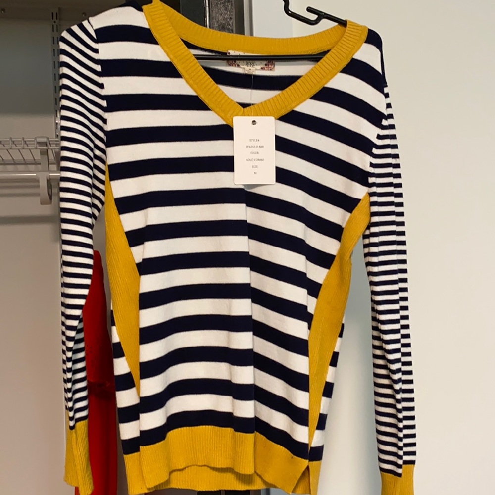 Sweater NWT